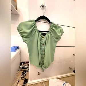 Cute green top, perfect for summer.